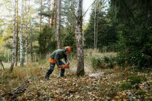 Akumulátorová pila Husqvarna 435i (bez baterie a nabíječky) (4) Akumulátorová pila Husqvarna 435i (bez baterie a nabíječky) (4)