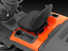 Zahradní traktor Husqvarna TC 220T (5)