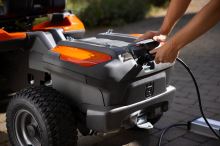 Aku Rider Husqvarna R 200iX (bez žac. ústrojí) (5)