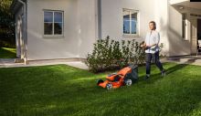 Akumulátorová sekačka Husqvarna LC 137i kit (2xB140+C80) (6)