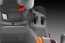 Zahradní traktor Husqvarna TC 114 (4)