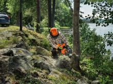 Akumulátorová pila Husqvarna 242i bez akumulátoru a nabíječky (6)