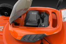 Akumulátorová sekačka Husqvarna LC142iS (2 akumulátory a nabíječka) (3)